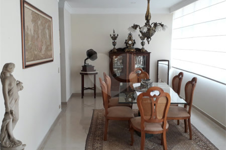 Apartamento à venda com 3 quartos, sendo 2 suítes, em Campo Belo, São Paulo, SP