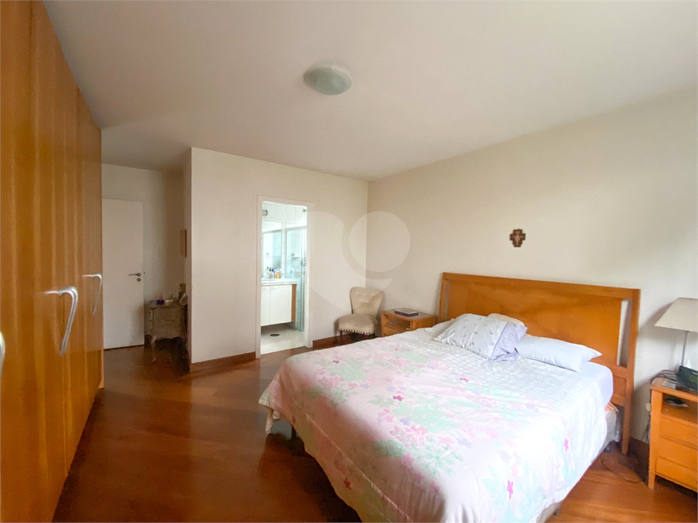 Casa de Vila à venda com 5 quartos, sendo 4 suítes, em Chácara Santo Antônio, São Paulo, SP