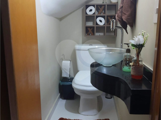 Casa à venda com 2 suítes no condomínio Residencial Poncet, São Paulo - SP