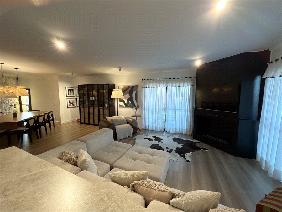Apartamento à venda com 3 quartos, sendo 1 suíte, em Parque São Domingos, São Paulo, SP