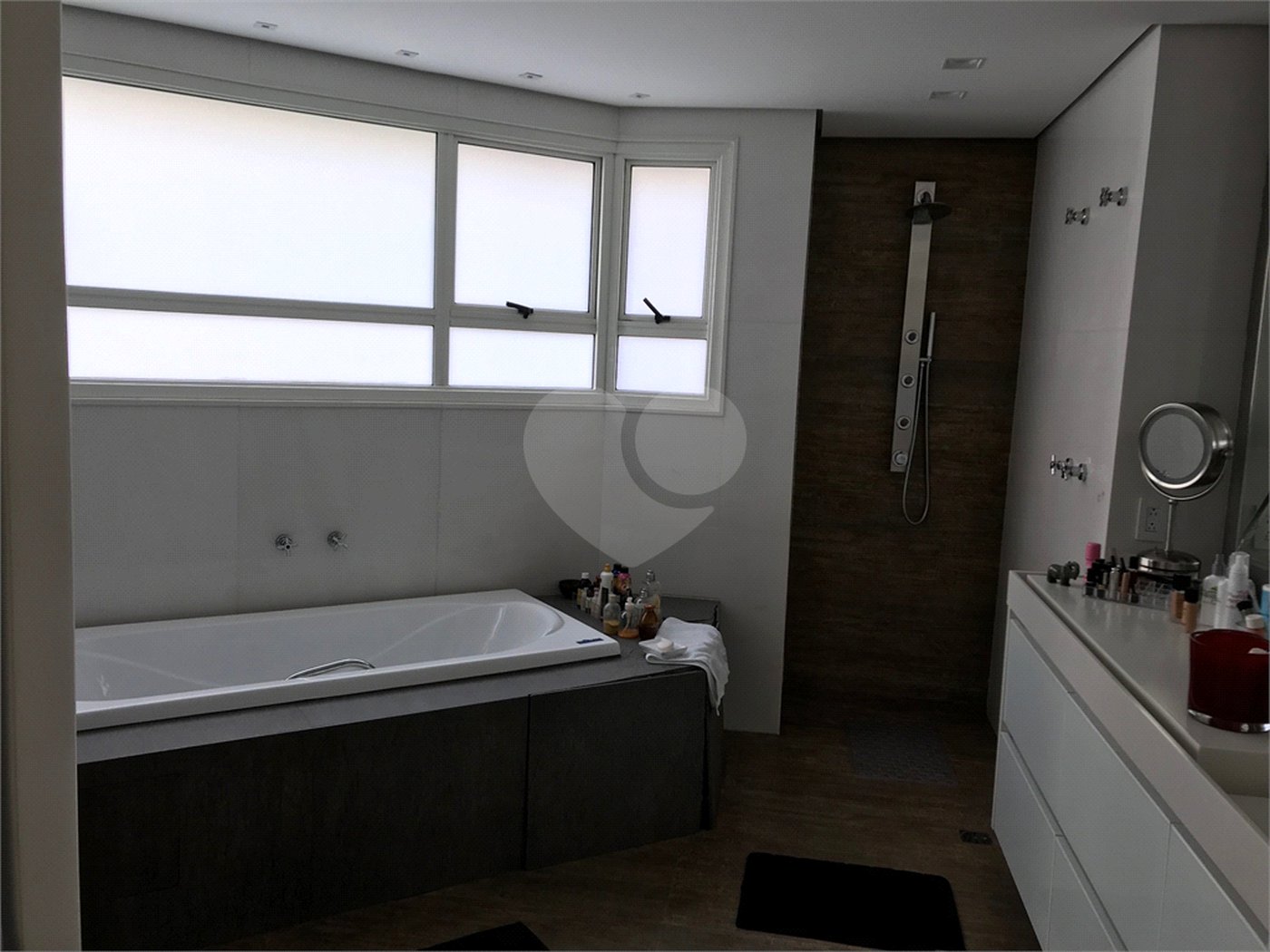 Apartamento para alugar com 3 suítes em Itaim Bibi, São Paulo, SP