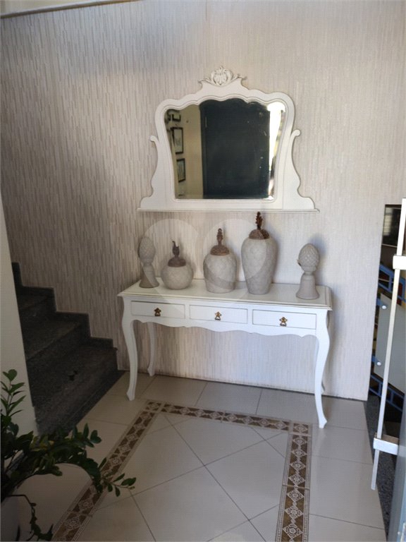 Casa à venda com 3 quartos, sendo 1 suíte,  no condomínio Residencial Jardim das Palmeiras, Vinhedo - SP