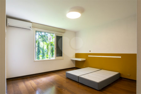 Casa à venda com 4 suítes no condomínio Chácara Flora, São Paulo - SP