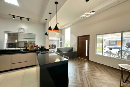 Casa à venda ou para alugar com 3 quartos, sendo 1 suíte,  no condomínio Vila Rica, Indaiatuba - SP