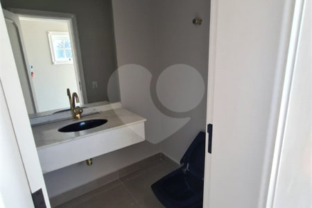 Casa à venda com 3 suítes no condomínio Estância Marambaia, Vinhedo - SP