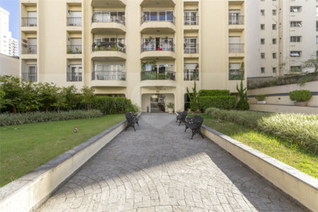 Apartamento à venda com 4 quartos, sendo 2 suítes, em Indianópolis, São Paulo, SP