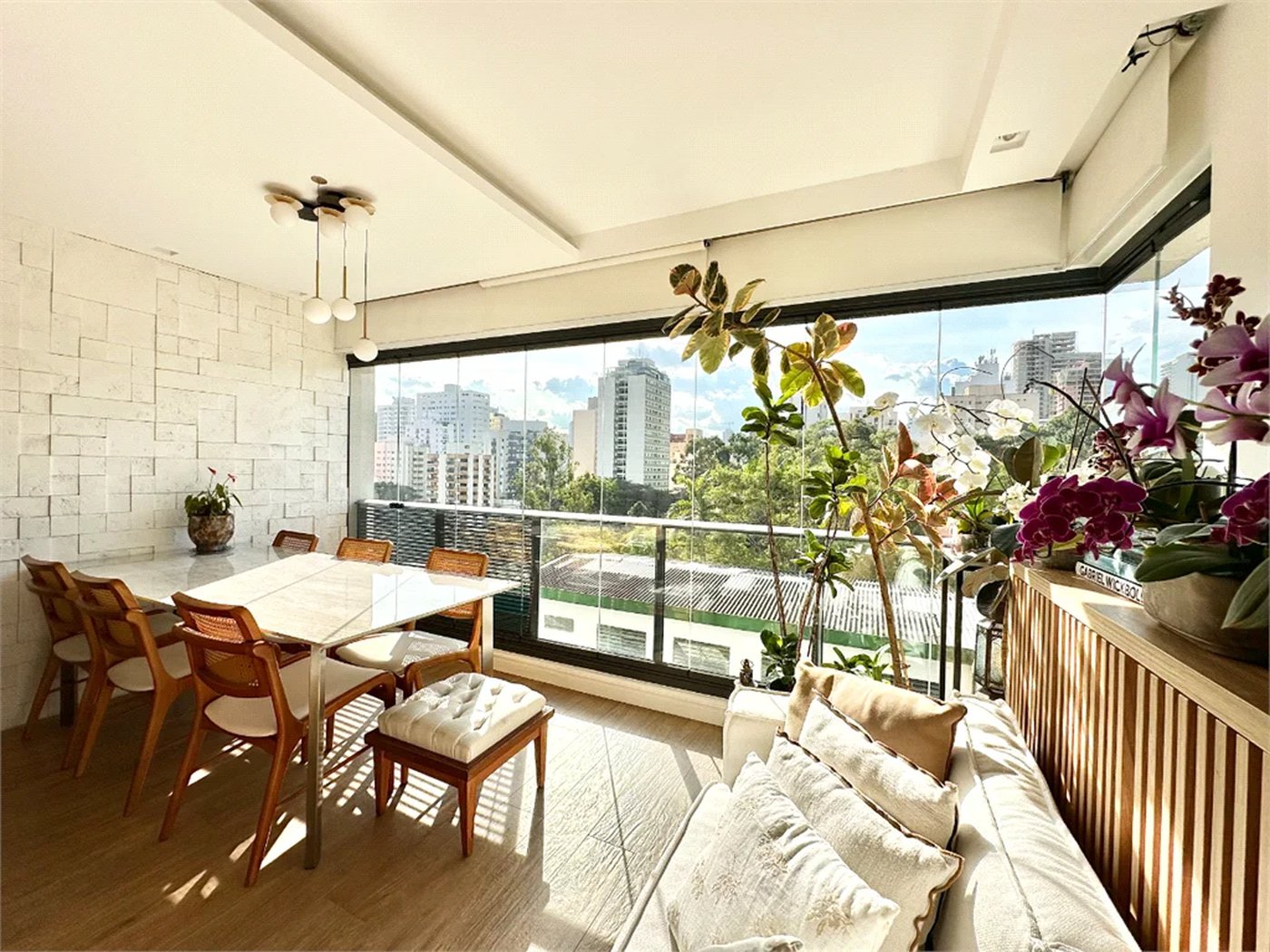 Apartamento à venda com 2 quartos, sendo 1 suíte,  em Cerqueira César, São Paulo, SP