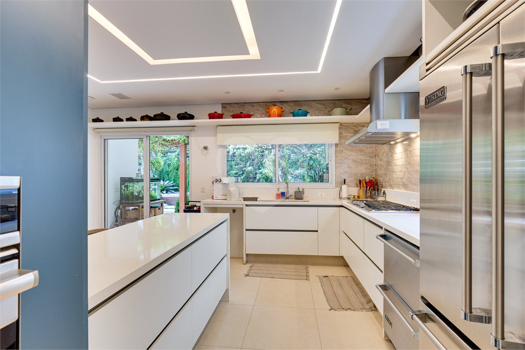 Casa à venda com 3 suítes no condomínio Parc Vignoble, São Paulo - SP