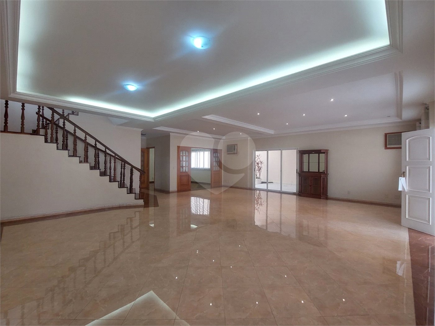 Casa à venda com 3 suítes no condomínio Rio Mar..., Rio de Janeiro - RJ