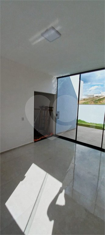 Casa à venda com 3 quartos, sendo 1 suíte, no condomínio Mosaico Essence, Mogi das Cruzes - SP