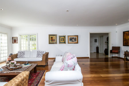 Casa à venda com 5 quartos, sendo 4 suítes, no condomínio Bounganville, São Paulo - SP