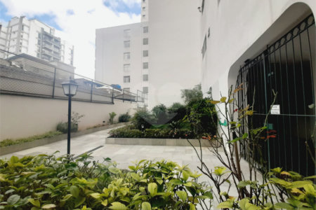 Apartamento à venda com 3 quartos em Moema, São Paulo, SP