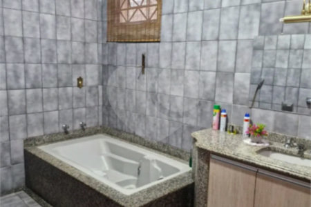 Casa à venda com 3 quartos, sendo 2 suítes, em Parque Residencial Cidade Universitária, Ribeirão Preto, SP