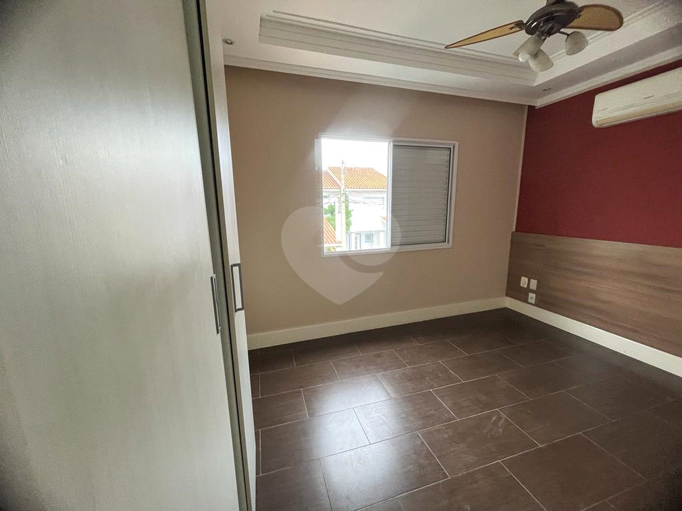 Casa à venda com 3 quartos, sendo 1 suíte, no condomínio Villagio DI Lucca, Sorocaba - SP