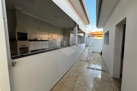 Casa à venda com 2 quartos, sendo 1 suíte, no condomínio Residencial Lagos D Icarai, Salto - SP