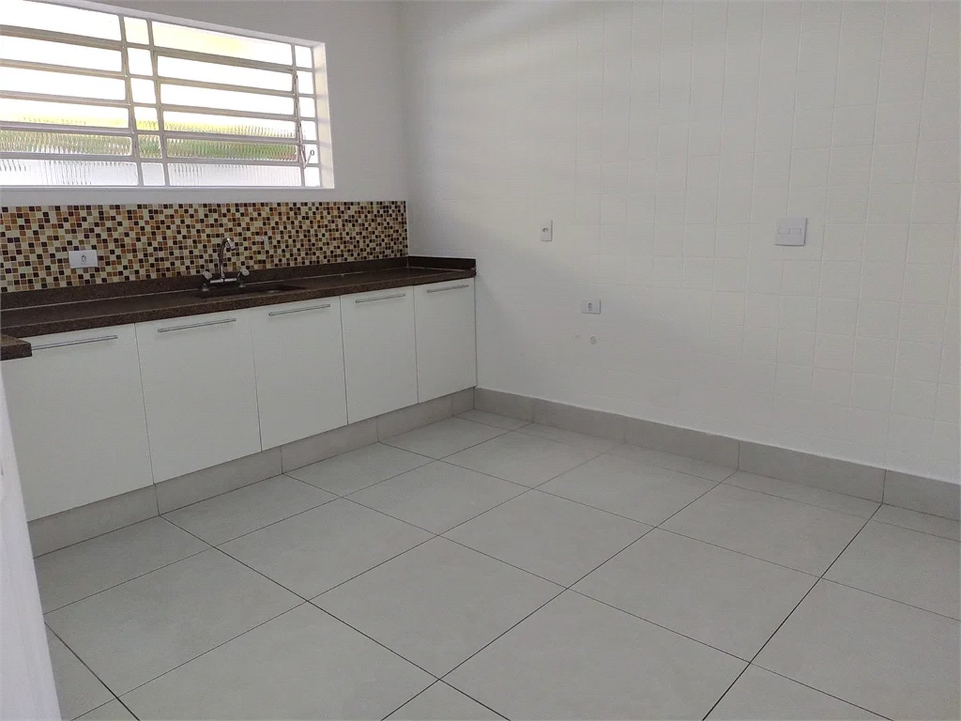 Casa à venda com 3 quartos, sendo 1 suíte, em Vila Cordeiro, São Paulo, SP