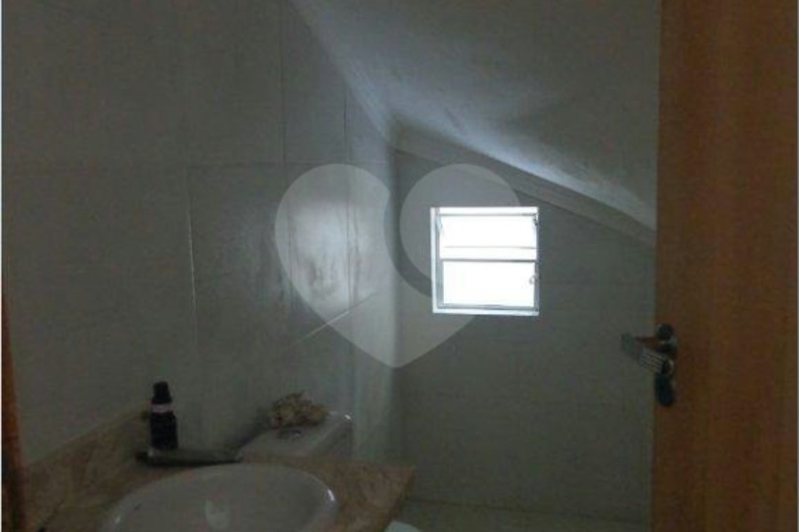 Sobrado à venda com 3 quartos, sendo 1 suíte,  em Parque Continental II, Guarulhos, SP