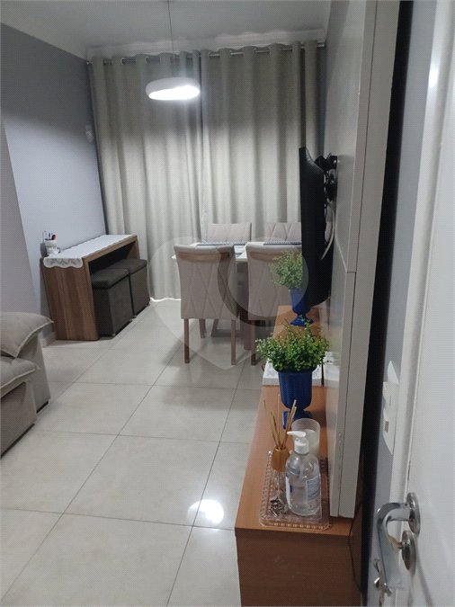 Apartamento à venda com 2 quartos, sendo 1 suíte,  em Jardim Flor da Montanha, Guarulhos, SP
