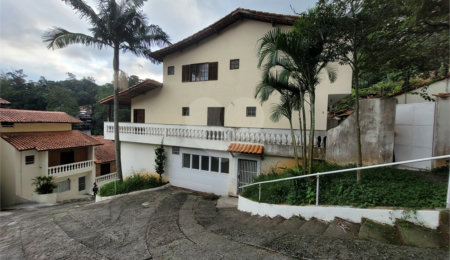 Casa de Vila para alugar com 6 quartos, sendo 4 suítes,  em Tucuruvi, São Paulo, SP