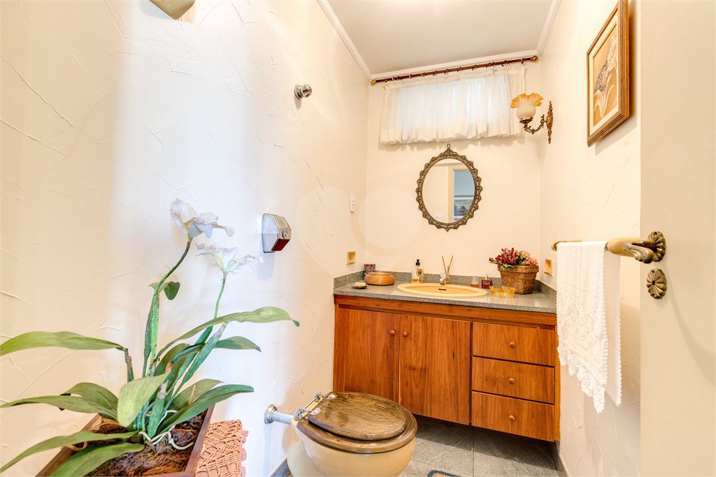 Apartamento à venda com 4 quartos, sendo 1 suíte,  em Chácara Santo Antônio, São Paulo, SP