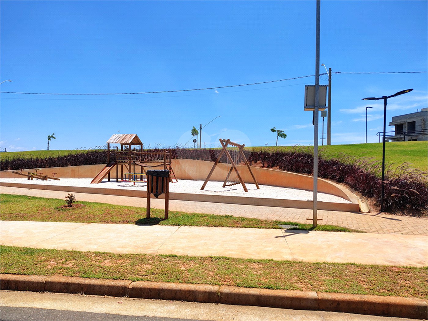 Terreno à venda no condomínio Paradise Garden, Mogi das Cruzes - SP