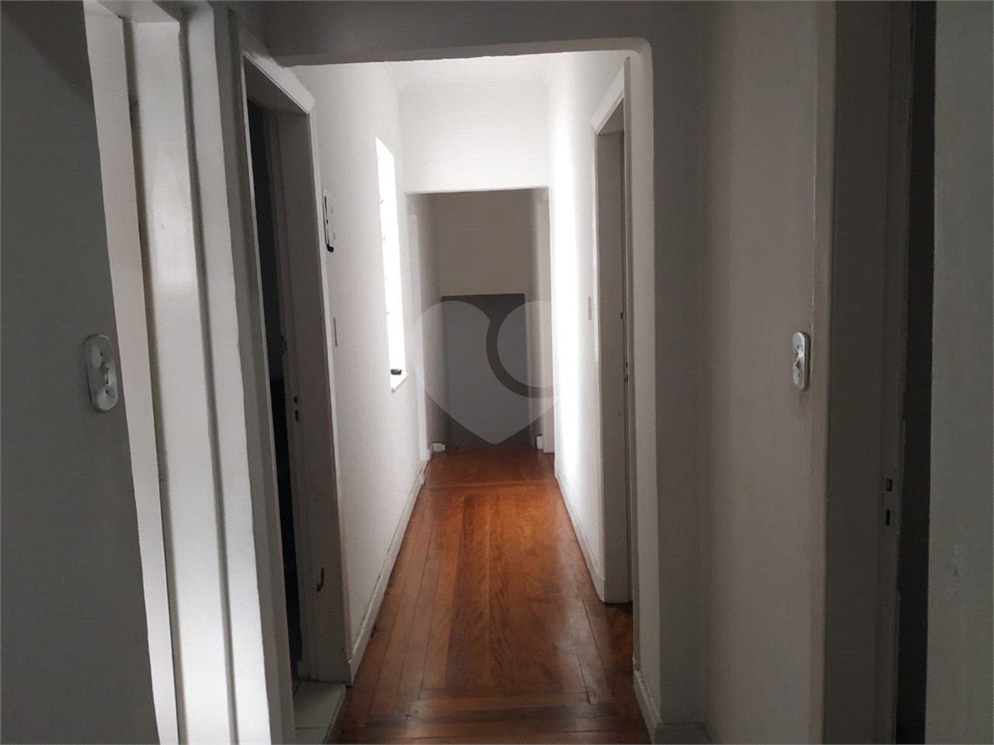 Casa à venda com 7 quartos, sendo 1 suíte, em Santana, São Paulo, SP