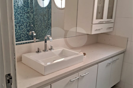 Apartamento à venda com 3 quartos, sendo 1 suíte, em Vila Mariana, São Paulo, SP