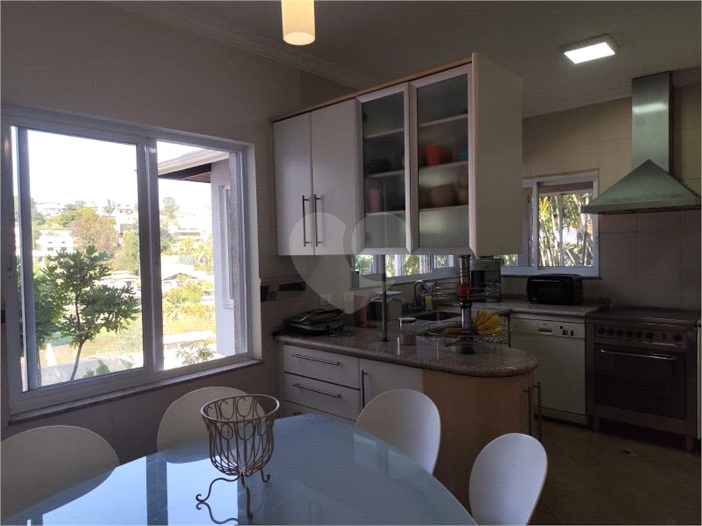 Casa à venda com 4 suítes em Marambaia, Vinhedo, SP