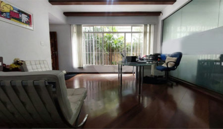 Casa à venda com 4 quartos, sendo 2 suítes,  em Vila Alexandria, São Paulo, SP