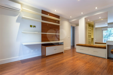Casa à venda com 4 suítes no condomínio Las Cumbres, São Paulo - SP