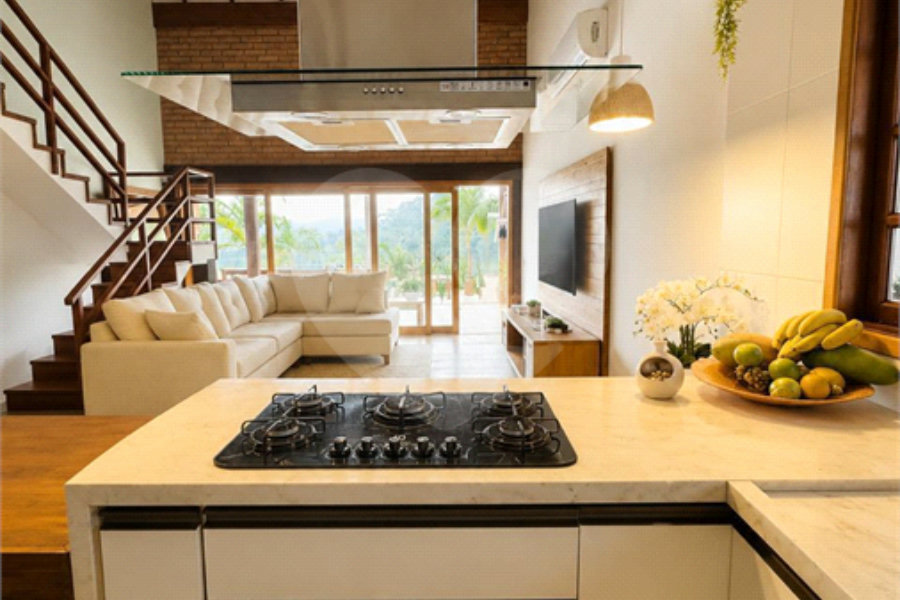 Casa Térrea à venda com 3 quartos, sendo 2 suítes,  em Luiz Fagundes, Mairiporã, SP