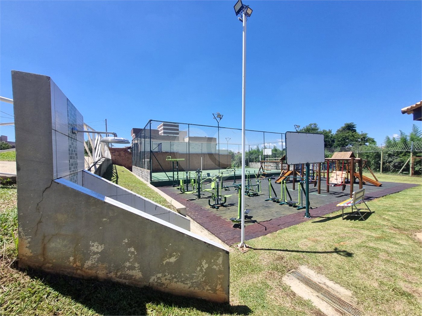Terreno à venda no condomínio Horto Florestal Villagio, Sorocaba - SP