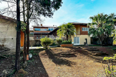 Casa à venda com 4 suítes em Vila Petrópolis, Atibaia, SP
