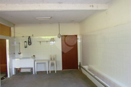 Fazenda à venda com 7 quartos, sendo 3 suítes, em Professor Souza, Casimiro de Abreu, RJ