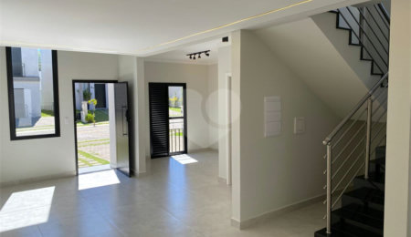 Casa à venda com 3 suítes no condomínio Villaggio Maranello, Vinhedo - SP