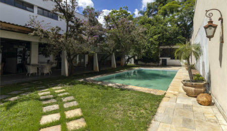 Sobrado à venda com 4 quartos, sendo 2 suítes,  em Vila Morumbi, São Paulo, SP