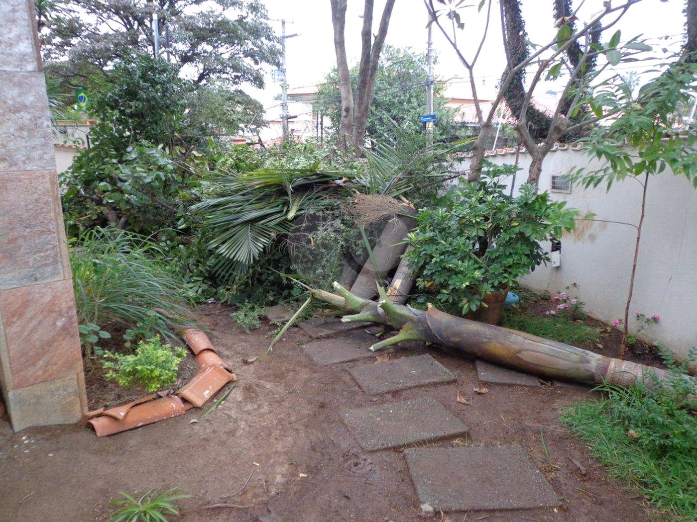 Casa à venda com 4 quartos, sendo 2 suítes,  em Jardim Bonfiglioli, São Paulo, SP