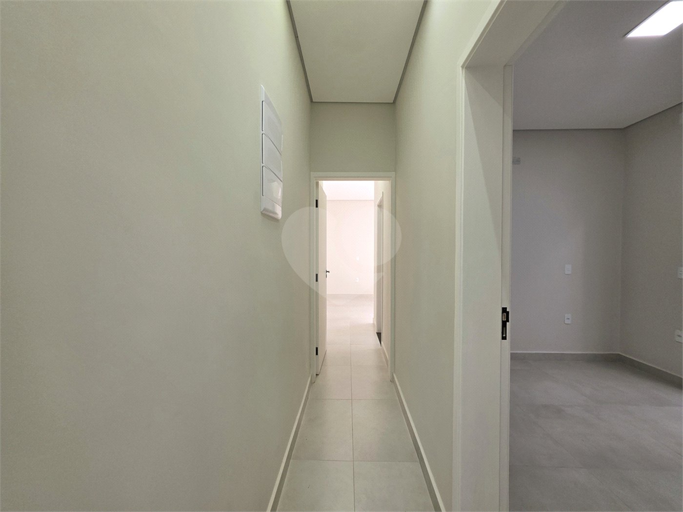Casa à venda com 3 quartos, sendo 1 suíte, no condomínio Golden Park Residence, Sorocaba - SP