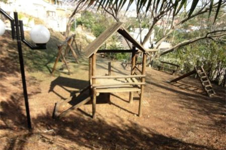 Casa à venda com 3 quartos, sendo 2 suítes, no condomínio Águas da Serra, Valinhos - SP