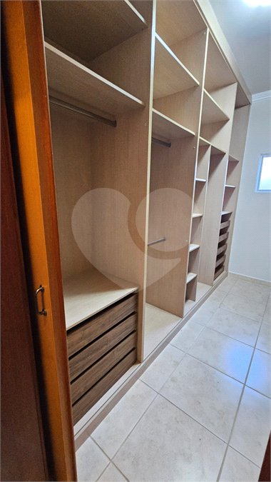 Casa para alugar com 4 quartos, sendo 2 suítes, no condomínio Portal de Itaici, Indaiatuba - SP