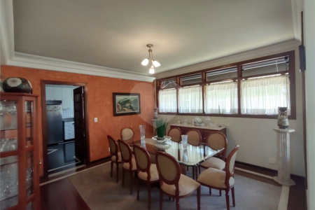 Casa à venda com 5 quartos, sendo 4 suítes, no condomínio Rancho Dirce, Sorocaba - SP