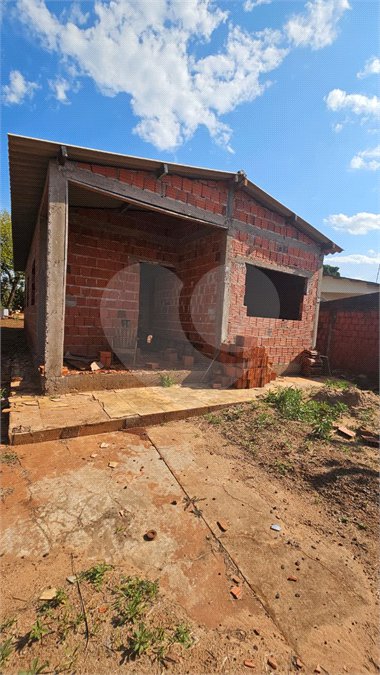 Casa à venda com 3 quartos, sendo 1 suíte, em Vila Áurea, Ponta Porã, MS