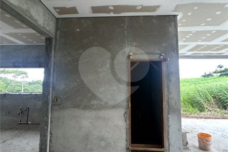 Casa à venda com 3 suítes no condomínio Residencial Jequitiba, Jacareí - SP