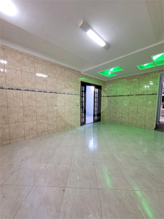 Sobrado à venda com 3 quartos, sendo 1 suíte,  em Jardim Ana Rosa, Suzano, SP