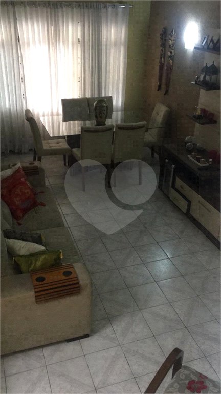Sobrado à venda com 3 quartos, sendo 1 suíte, em Tremembé, São Paulo, SP