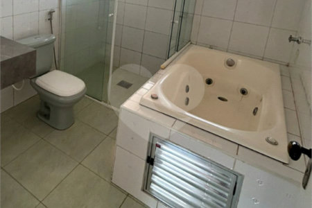 Casa à venda com 4 quartos, sendo 1 suíte, no condomínio Raizes, Paulínia - SP