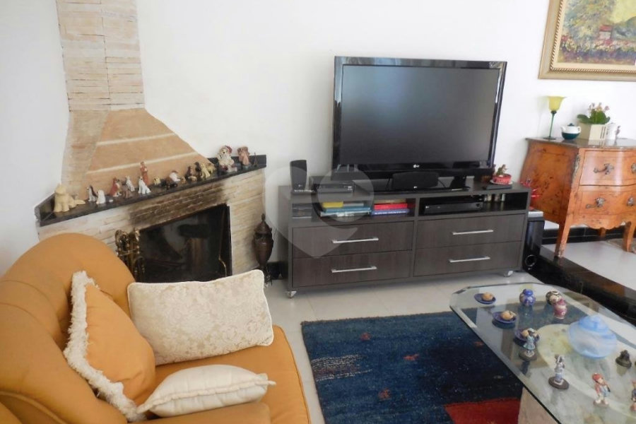 Casa à venda com 3 suítes no condomínio Praça Vitoriano Rodrigues Xavier,35, São Paulo - SP