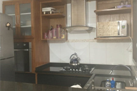 Sobrado à venda com 3 quartos, sendo 1 suíte,  em Jardim Universo, Mogi das Cruzes, SP