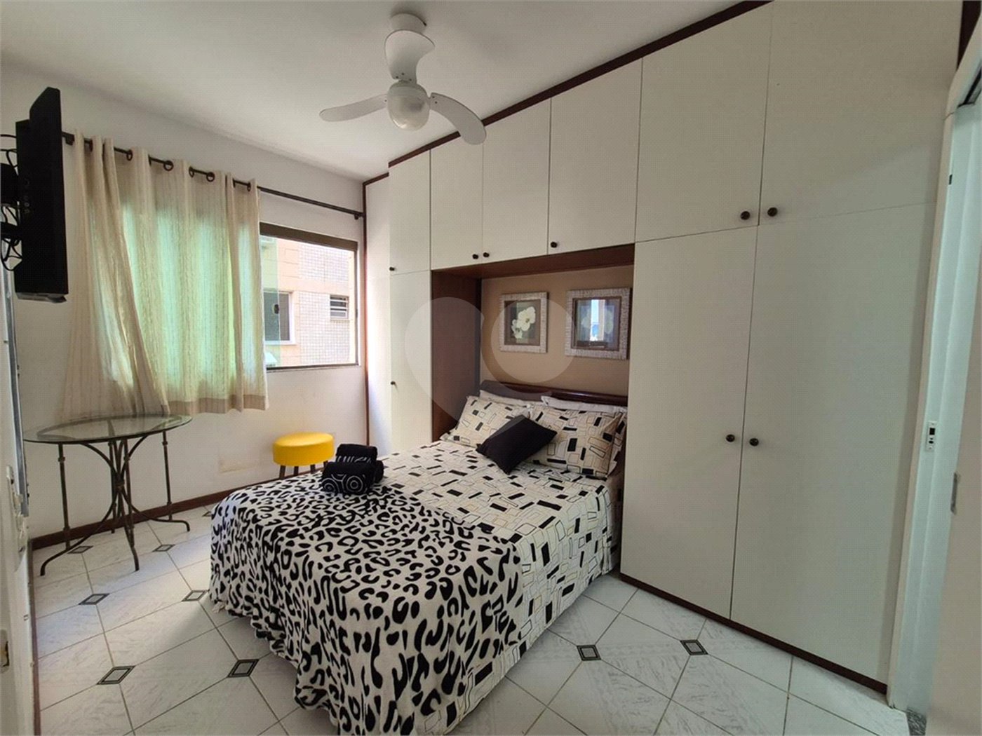 Apartamento à venda com 3 quartos, sendo 1 suíte,  no Centro, Cabo Frio, RJ