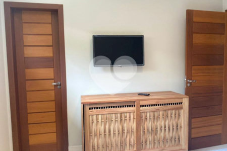 Casa à venda com 4 suítes, no Centro / Arraial D'ajuda, Porto Seguro, BA